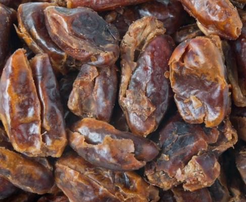 Dried Whole Pitted Dates 1 KG